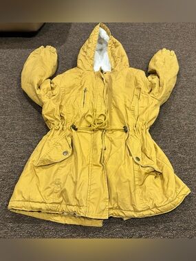 EUC! Love Tree Yellow Hooded Jacket Girls L coat full zip pocket fleece lined